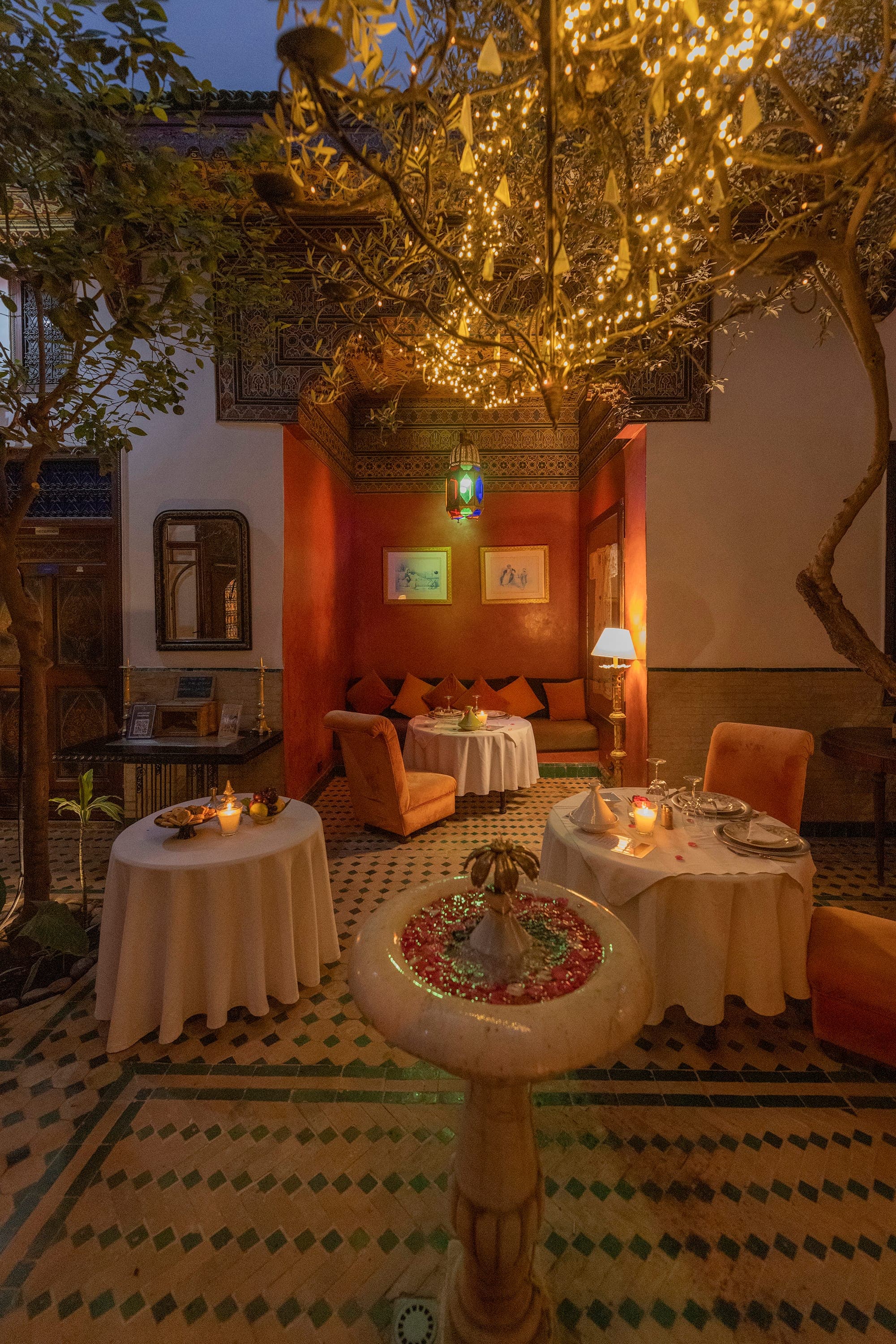 Patio restaurant de nuit